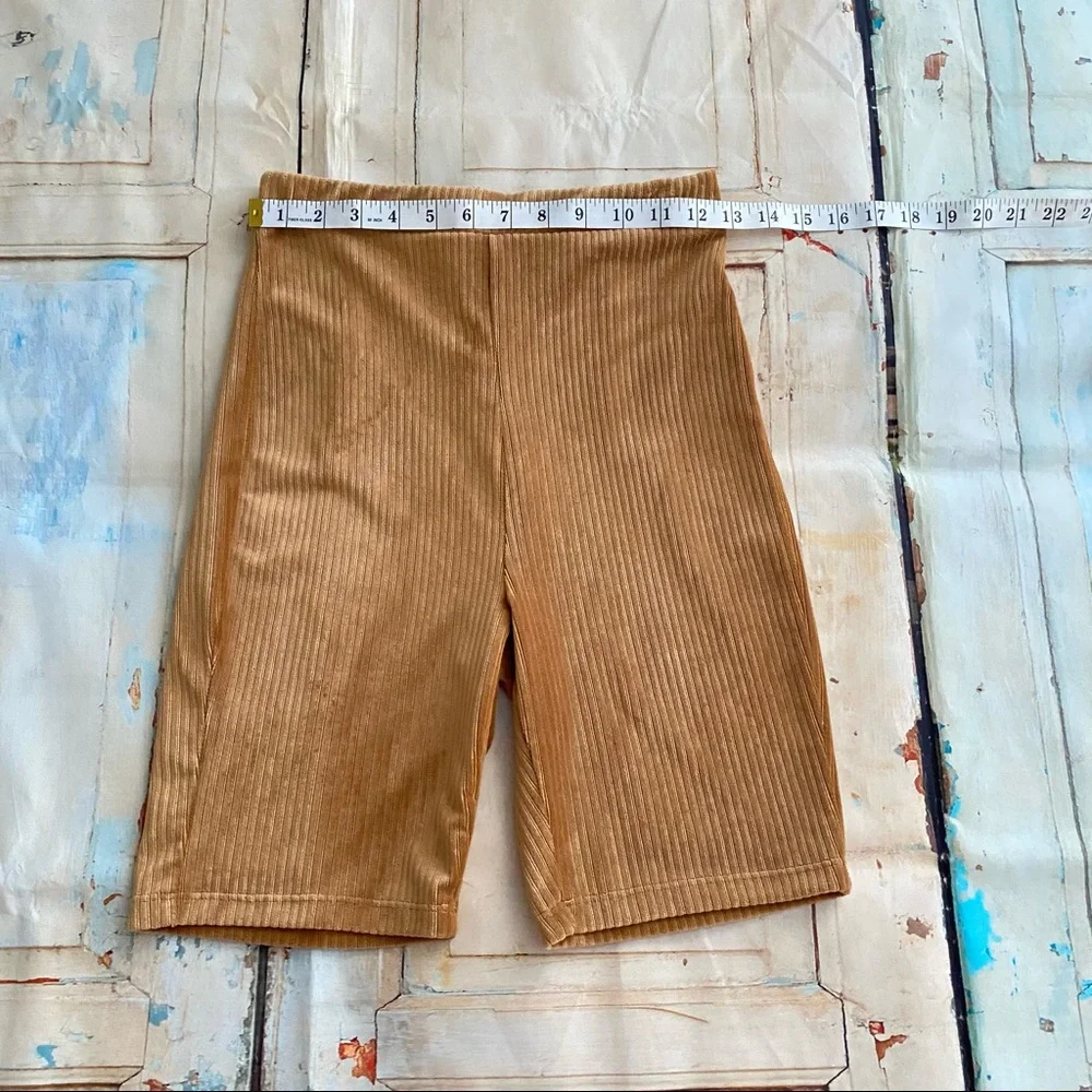 Fashion Nova Women’s Camel Velour Biker Shorts Size M